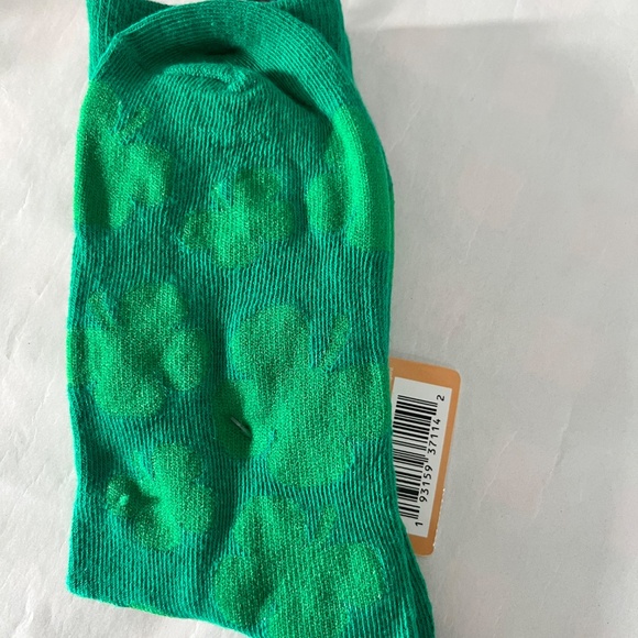 Disney Winnie The Pooh Green Crew Socks St. Patrick’s Day NWT - Picture 2 of 4